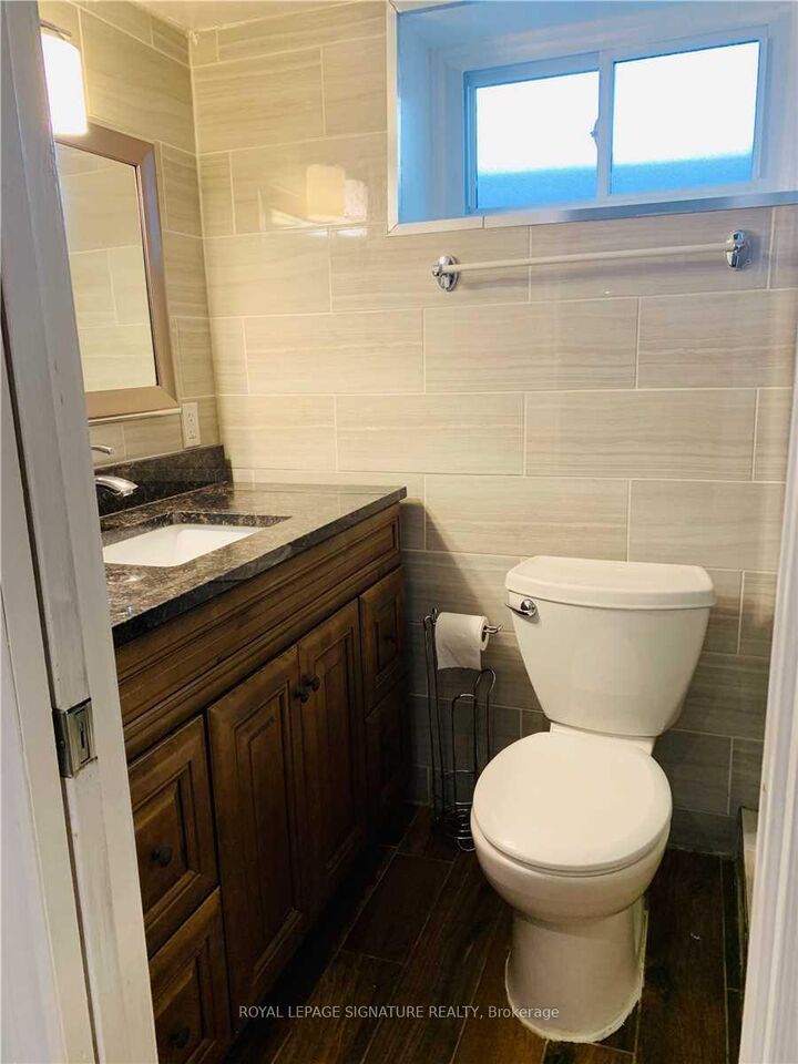 Property Photo:  94 Woodfern Drive Lower  ON M1K 2L5 