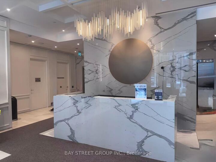 Property Photo:  100 Queen Street E 2511  ON M5C 0B5 