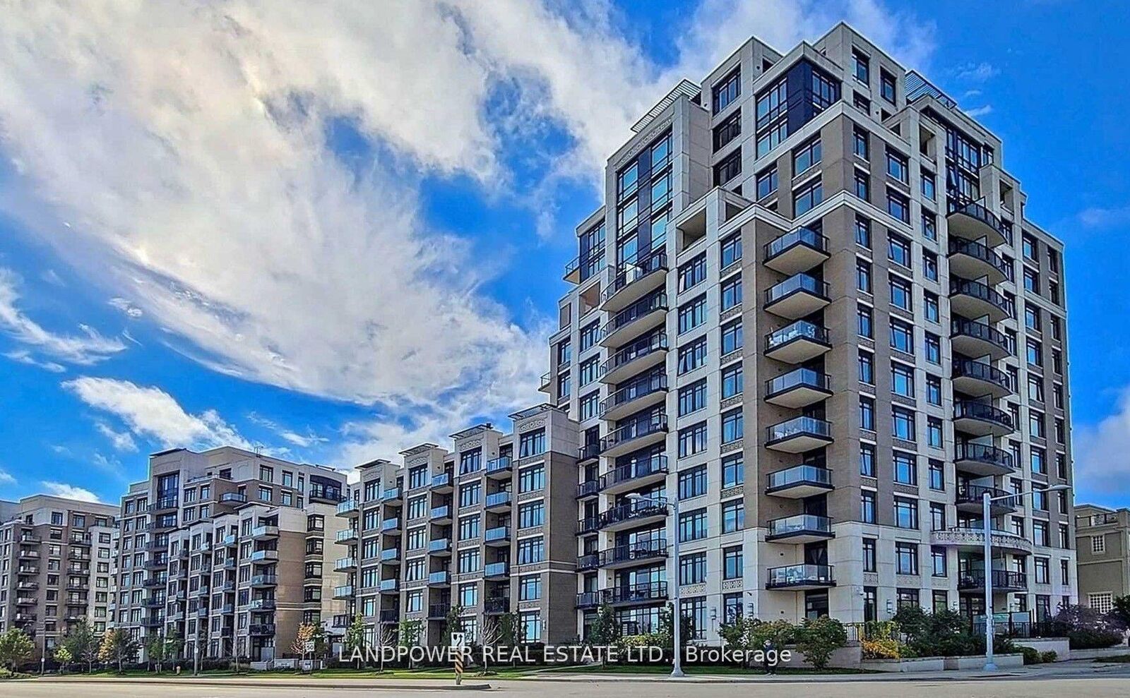 Property Photo: 151 Upper Duke Crescent 801 ON L6G 0E1
