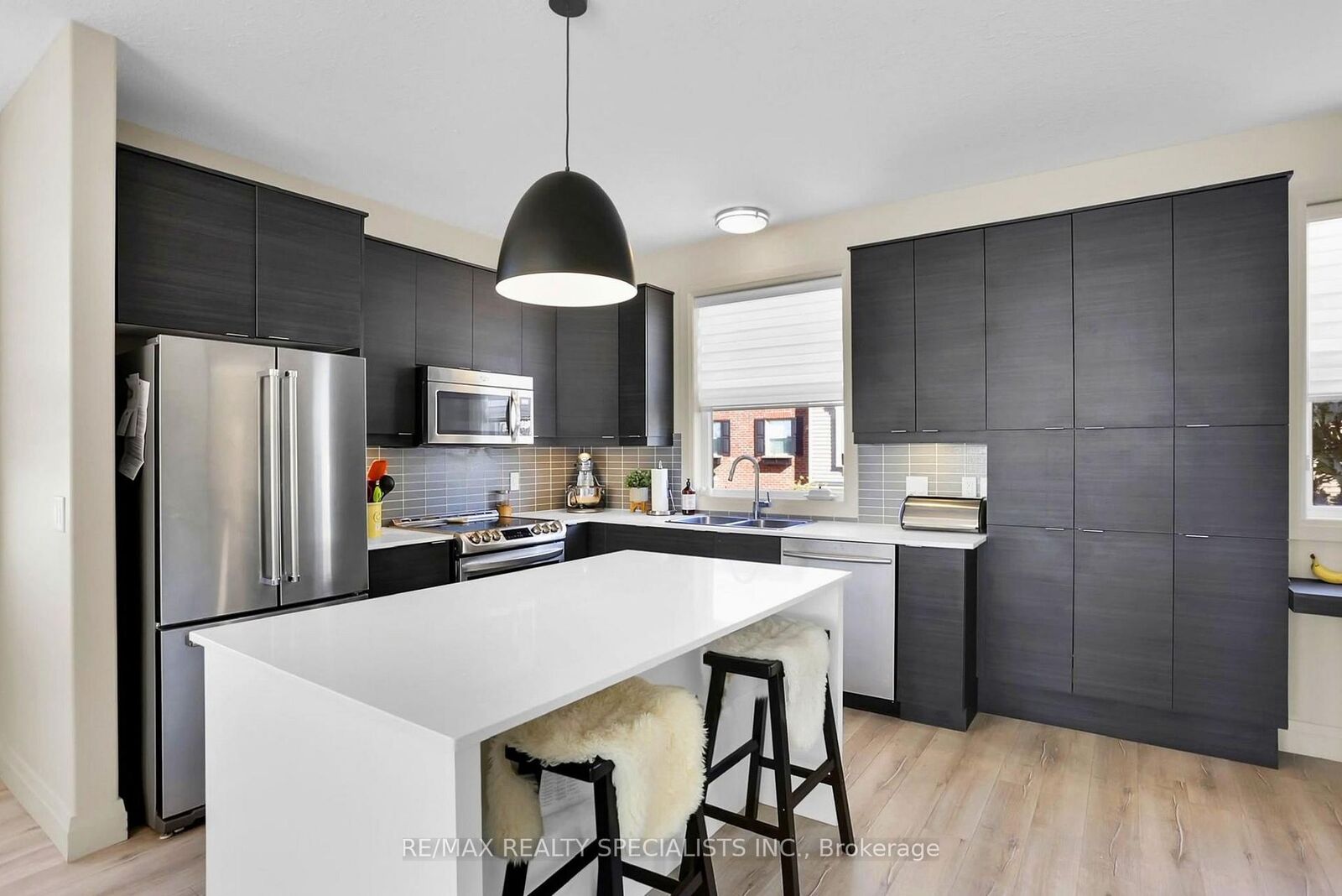 Property Photo:  1040 Coronation Drive 63  ON N6H 0B5 