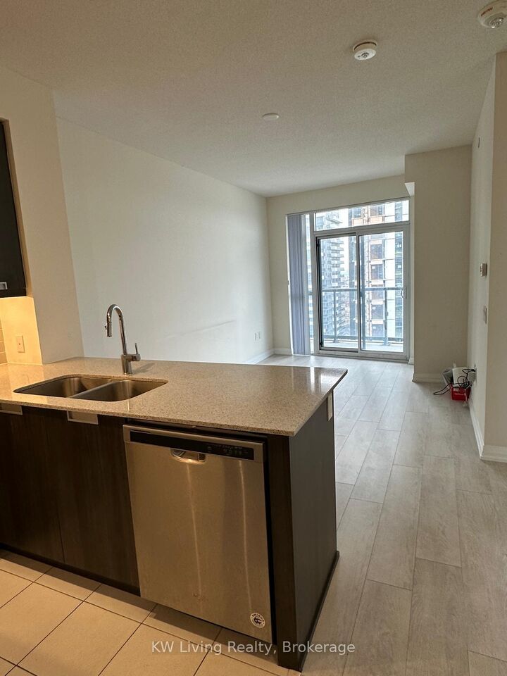 Property Photo:  35 Watergarden Drive 2612  ON L5R 0G8 