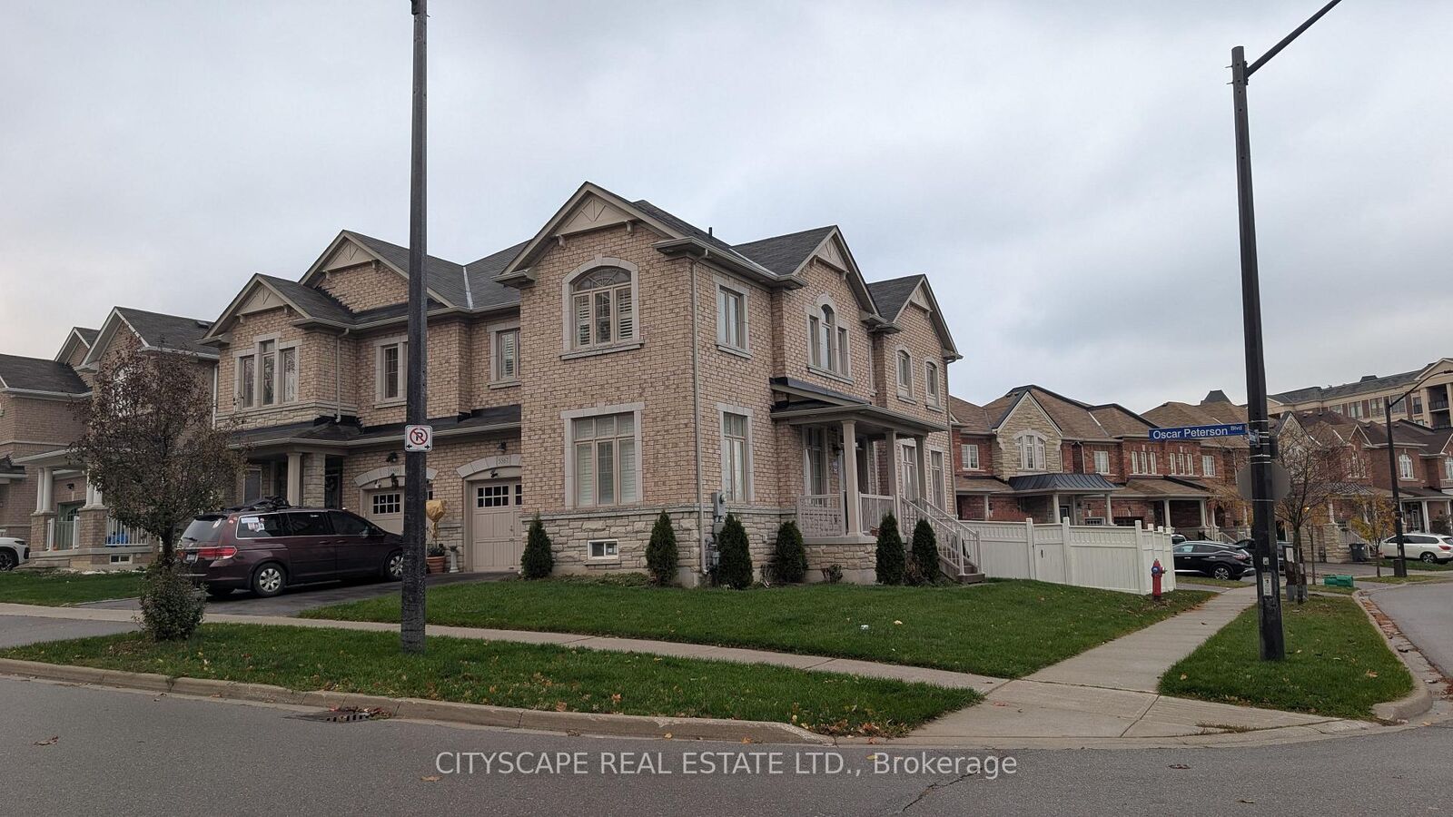 Property Photo:  5567 Oscar Peterson Boulevard  ON L5M 0V6 
