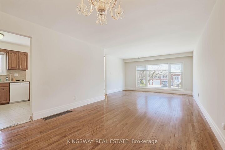 Property Photo:  184 Edmonton Drive  ON M2J 3X5 