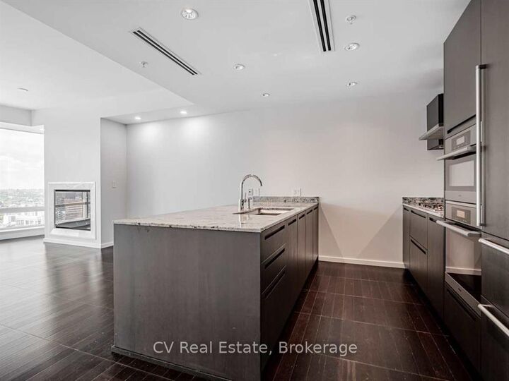 Property Photo:  180 University Avenue 4604  ON M5H 0A2 