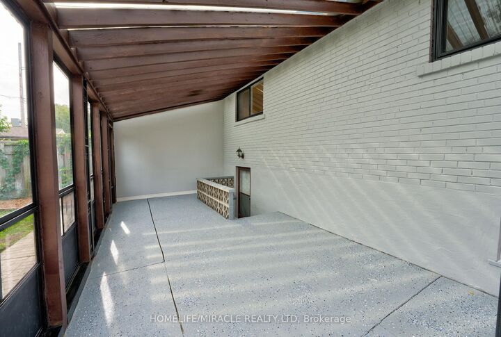 Property Photo:  85 Silverstone Drive  ON M9V 3G4 