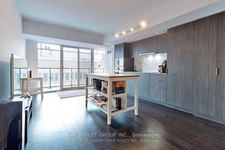 Property Photo:  955 Bay Street 2110  ON M5S 2A2 