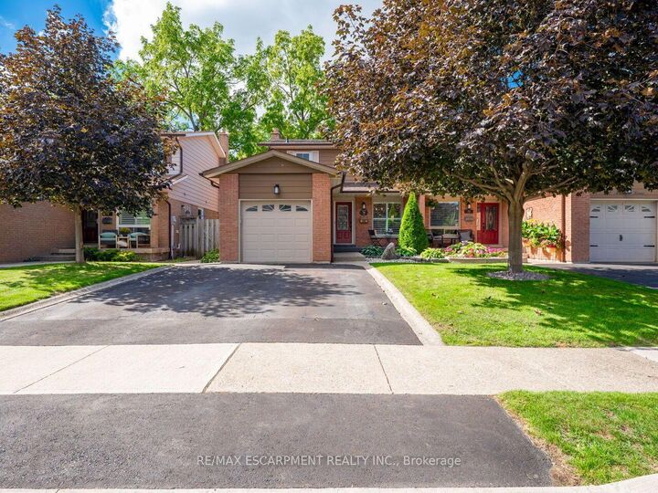 Property Photo:  74 Maiden Lane  ON L9T 2H4 