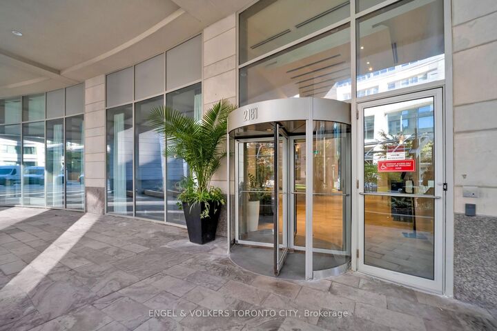 Property Photo:  2181 Yonge Street 3402  ON M4S 3H7 