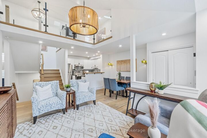 Property Photo:  1085 Harrogate Drive 5  ON L9K 1R2 