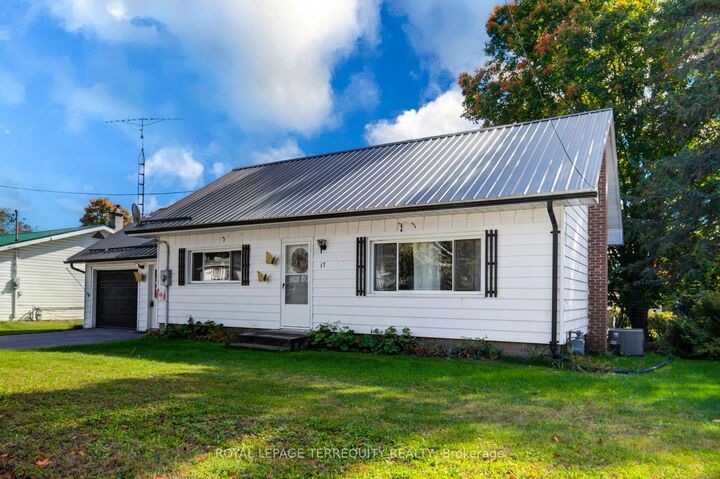 Property Photo:  17 Donald Street  ON K0L 1Z0 