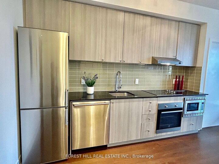 Property Photo:  7 Kenaston Garden 716  ON M2K 1G7 