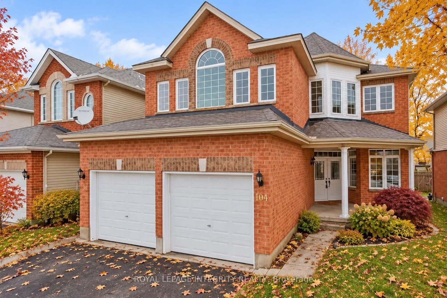 Property Photo:  104 Whitestone Drive  ON K2C 4C5 