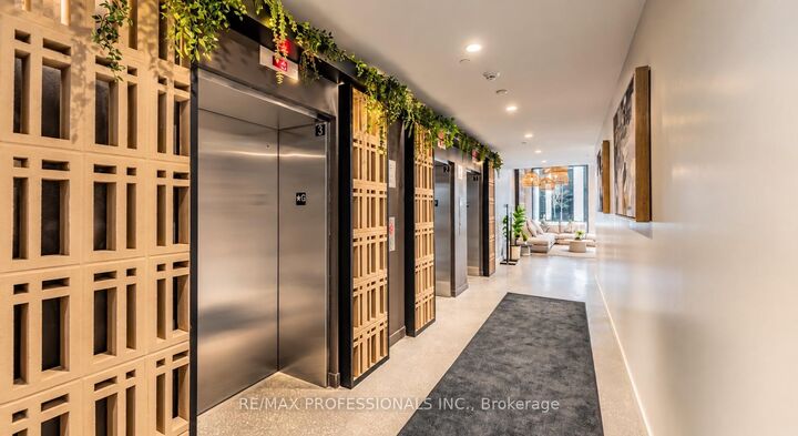 Property Photo:  10 Abeja Street 1421  ON L4K 0R4 
