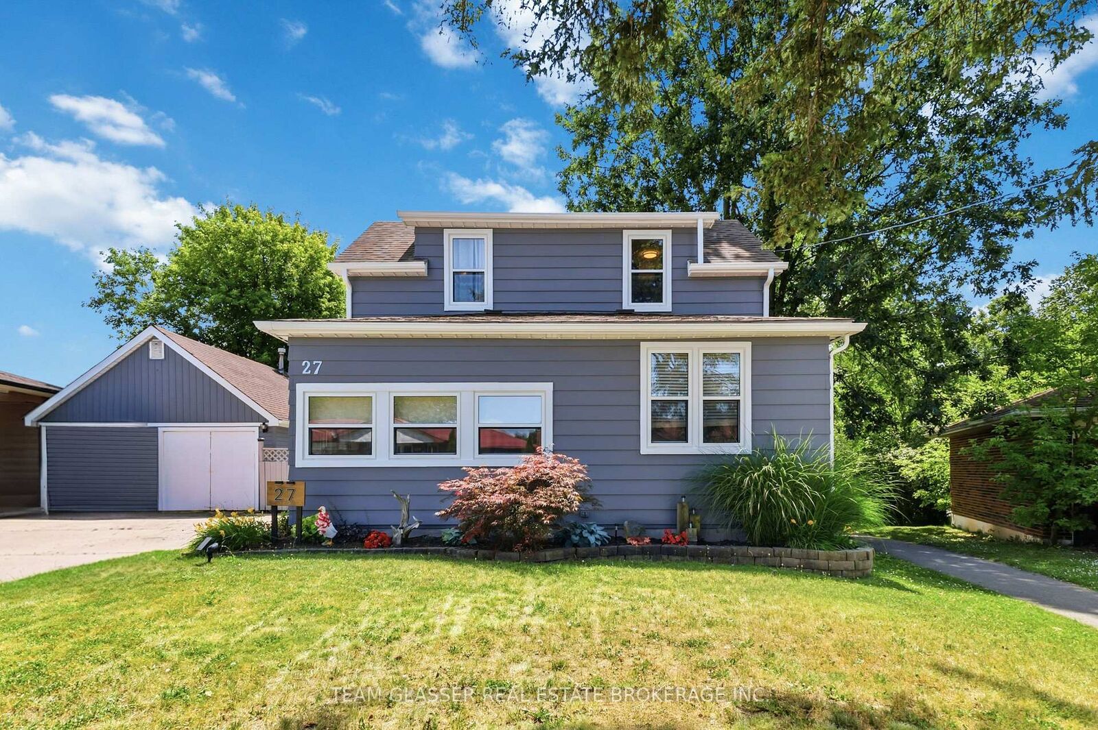 Property Photo:  27 Dengate Crescent  ON N5V 1V7 