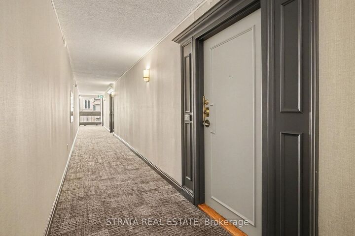 Property Photo:  105 McCaul Street 607  ON M5T 2X4 