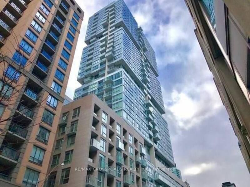 Property Photo:  199 Richmond Street W 1708  ON M5V 0H4 