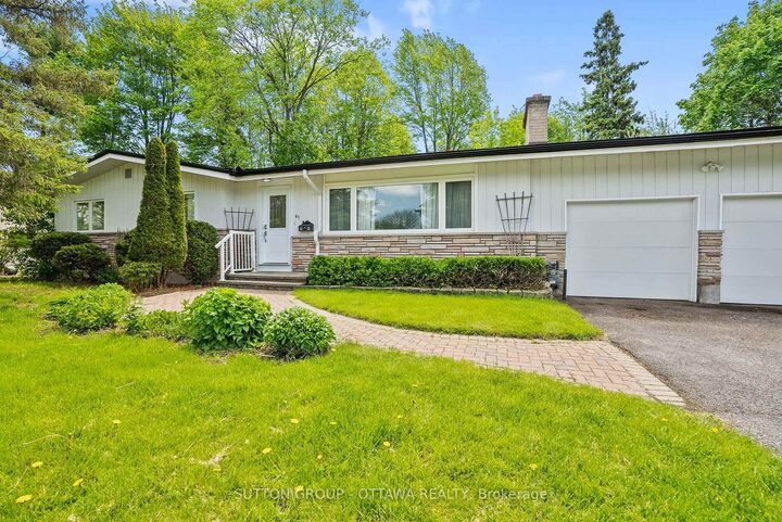 Property Photo:  45 Larkspur Drive  ON K2H 6K8 