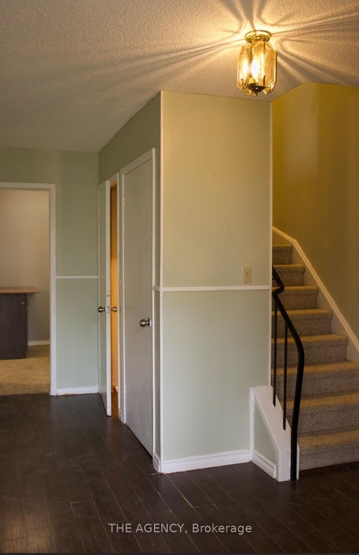 Property Photo:  6540B Falconer Drive 38  ON L5N 1M1 