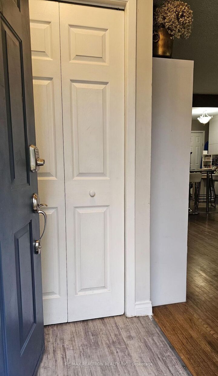 Property Photo:  359 Hudson Drive  ON N5V 1E4 