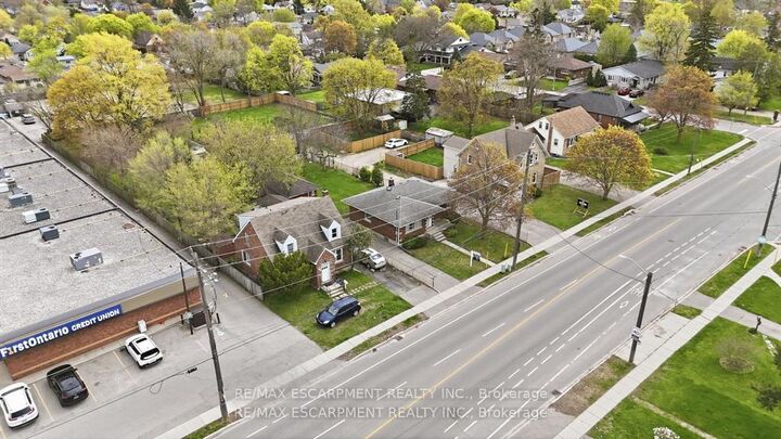 Property Photo:  113 North Park Street  ON N3R 4K3 