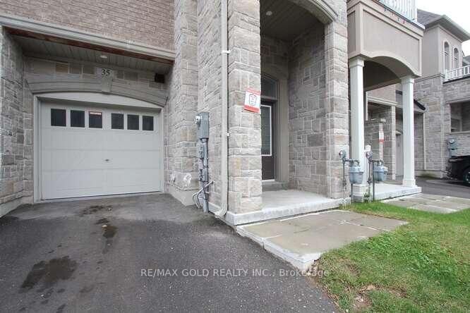 Property Photo:  35 Dalbeattie Drive  ON L6Y 6H7 