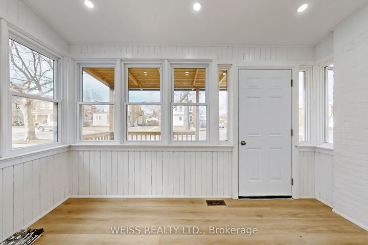 Property Photo:  181 Talbot Street N  ON N3Y 3W8 