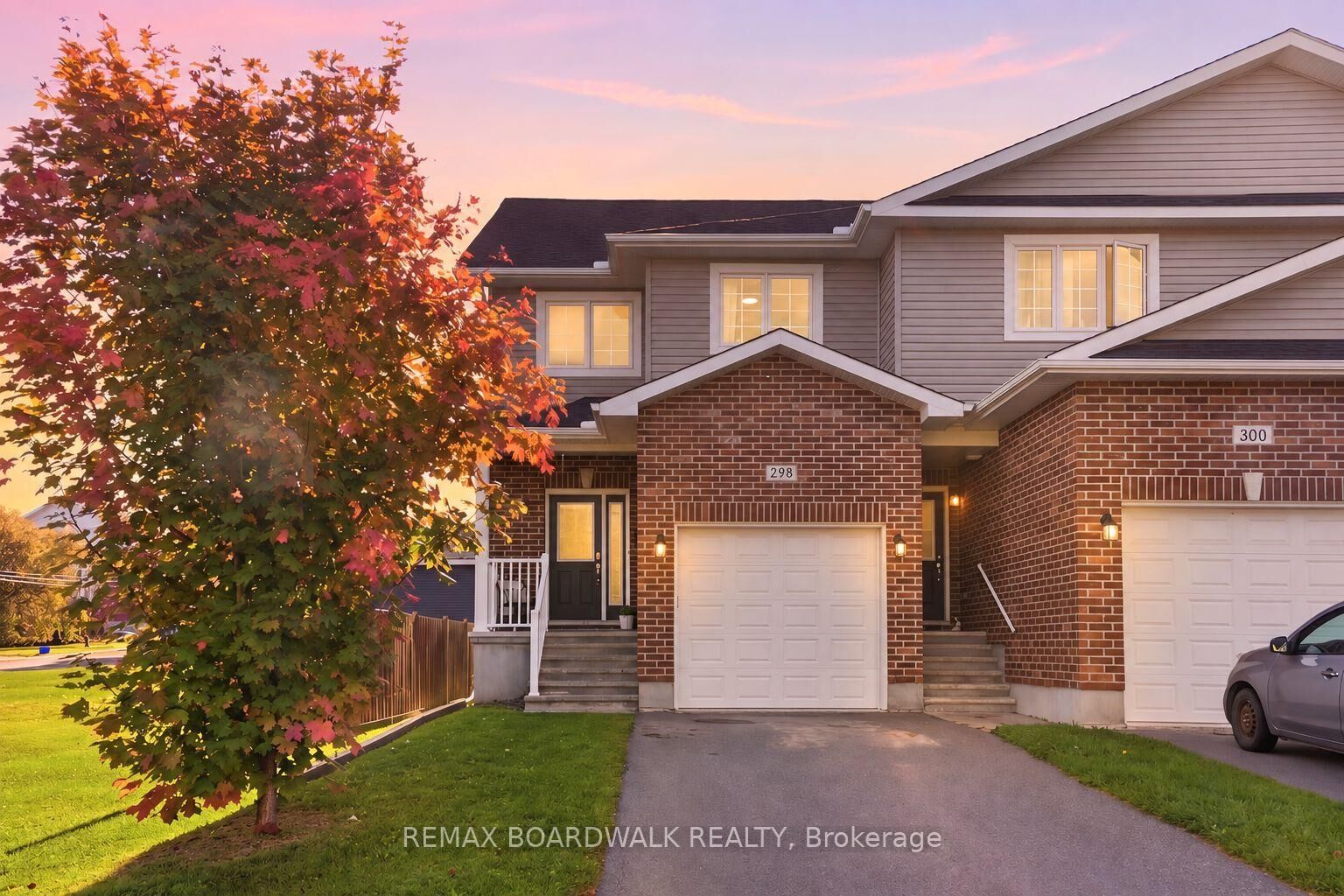 Property Photo:  298 William Street W  ON K7S 1K8 