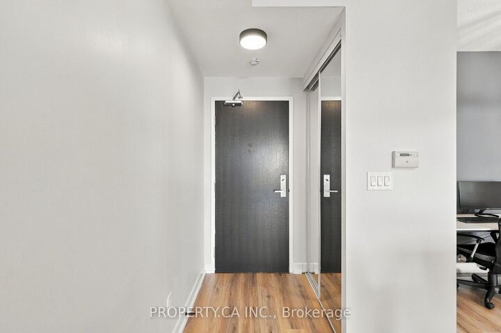 Property Photo:  165 Legion Road N 2029  ON M8Y 0B3 