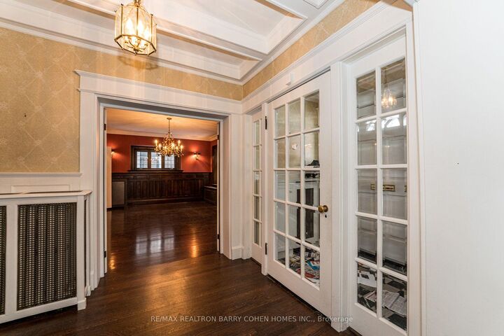 Property Photo:  28 Dunvegan Road  ON M4V 2P6 