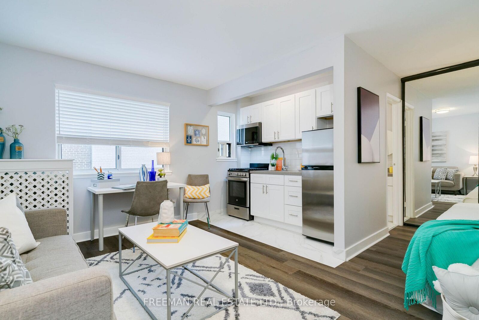 Property Photo:  214 Wellesley Street 304  ON M4X 1G2 