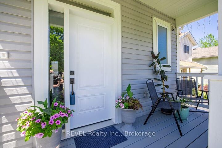 Property Photo:  1 Princeton Common Street  ON L2N 0B7 