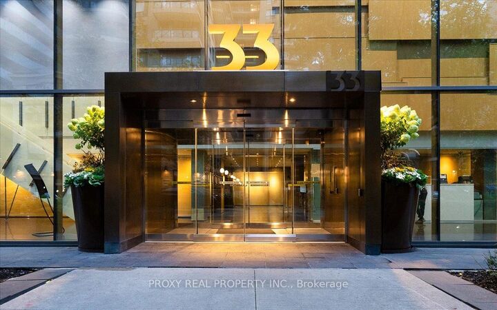 Property Photo:  33 Charles Street E 3509  ON M4Y 1R9 