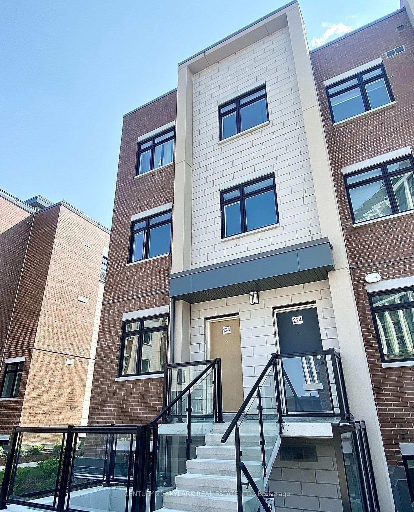 Property Photo:  1070 Douglas McCurdy Common 124  ON L5G 0C6 