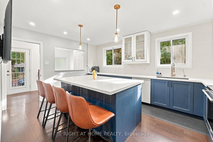 Property Photo:  1963 Carrera Lane  ON L5J 1C6 
