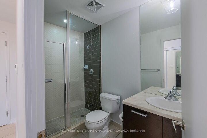 Property Photo:  37 Grosvenor Street 2107  ON M4Y 3G5 