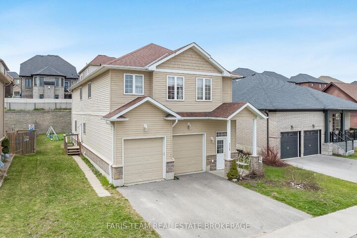 Property Photo:  3118 Emperor Drive  ON L3V 0G4 