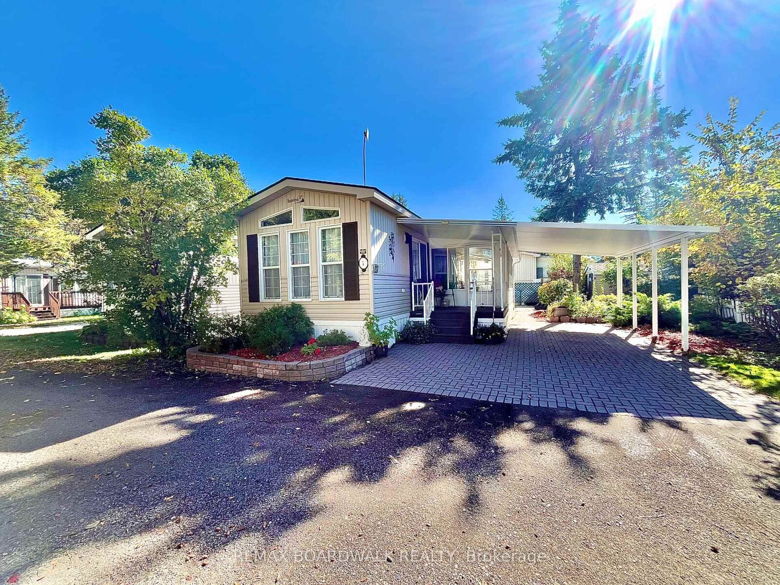 Property Photo:  1 Mireille Private  ON K0A 1B0 
