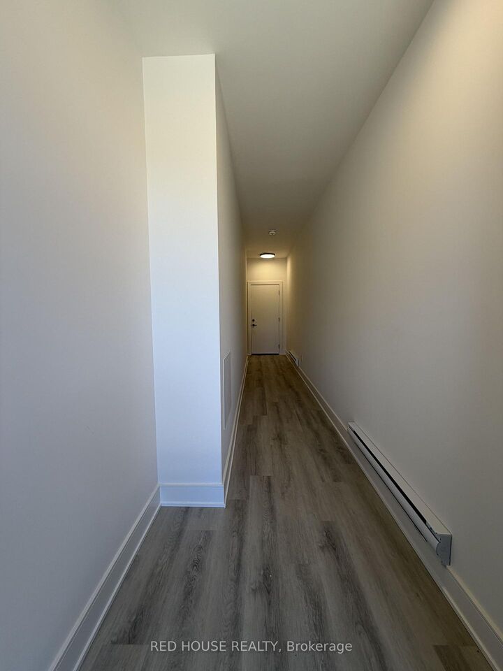 Property Photo:  252 Ellis Avenue  ON L2P 0G9 