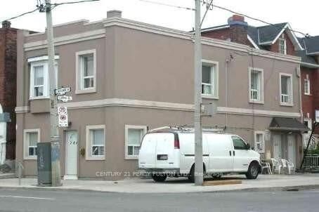 Property Photo:  746 Lansdowne Avenue Bsmt Bedroom  ON M6H 3Y8 