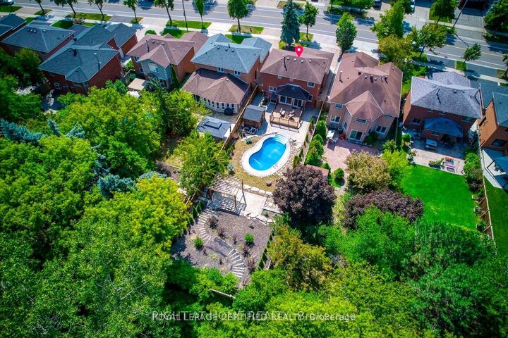 Property Photo:  4230 Credit Pointe Drive Main  ON L5M 3K2 