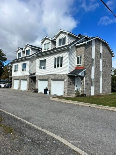 Property Photo:  2594 Laurier Street 1  ON K4K 1A2 