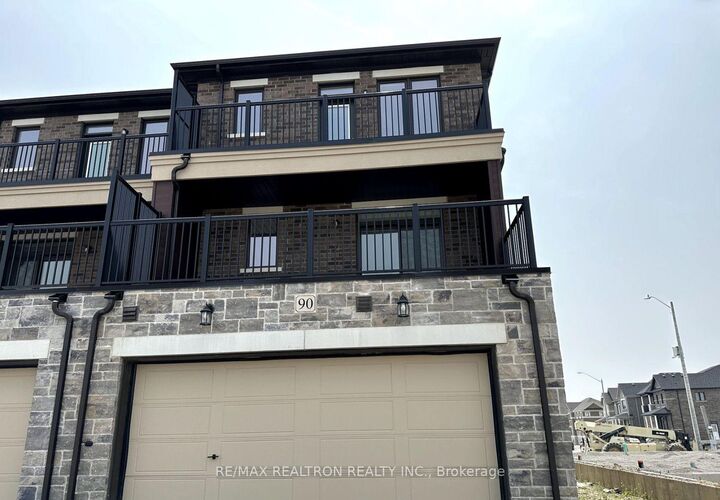 Property Photo:  90 Robert Eaton Avenue  ON L3S 0G2 