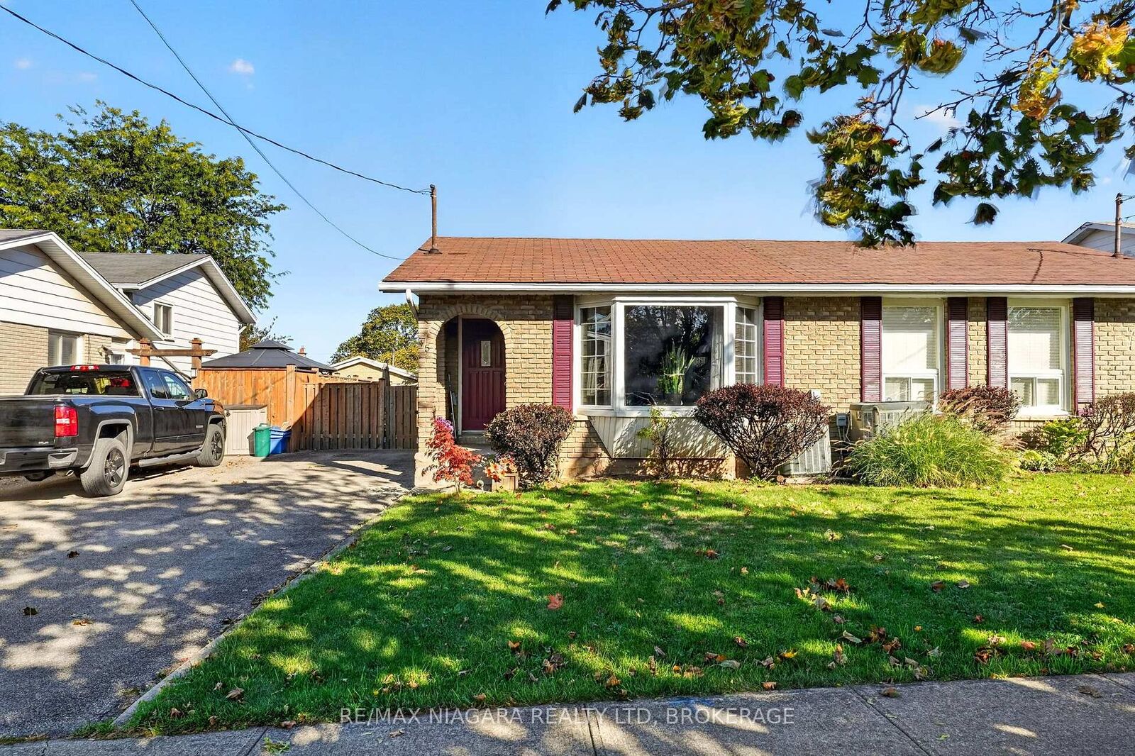 Property Photo:  45 Green Maple Drive  ON L2P 3P4 