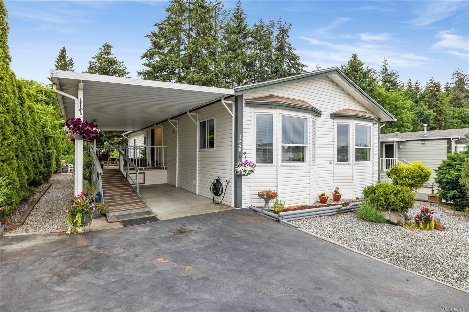 Property Photo:  1948 Valley Oak Dr  BC V9R 6N1 
