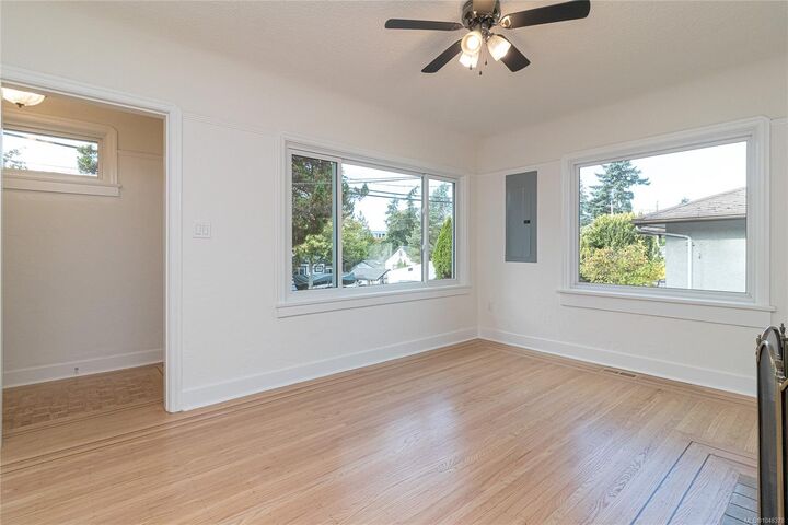 Property Photo:  890 Darwin Ave  BC V8X 2X6 