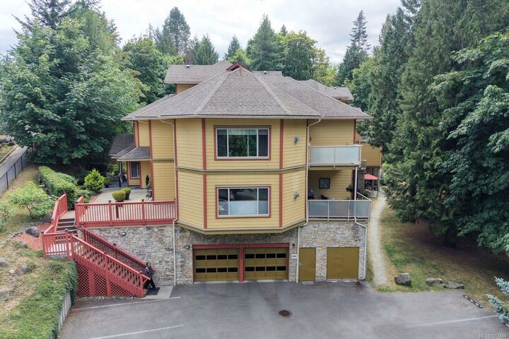 Property Photo: 1244 4th Ave #302 BC V9G 0A6
