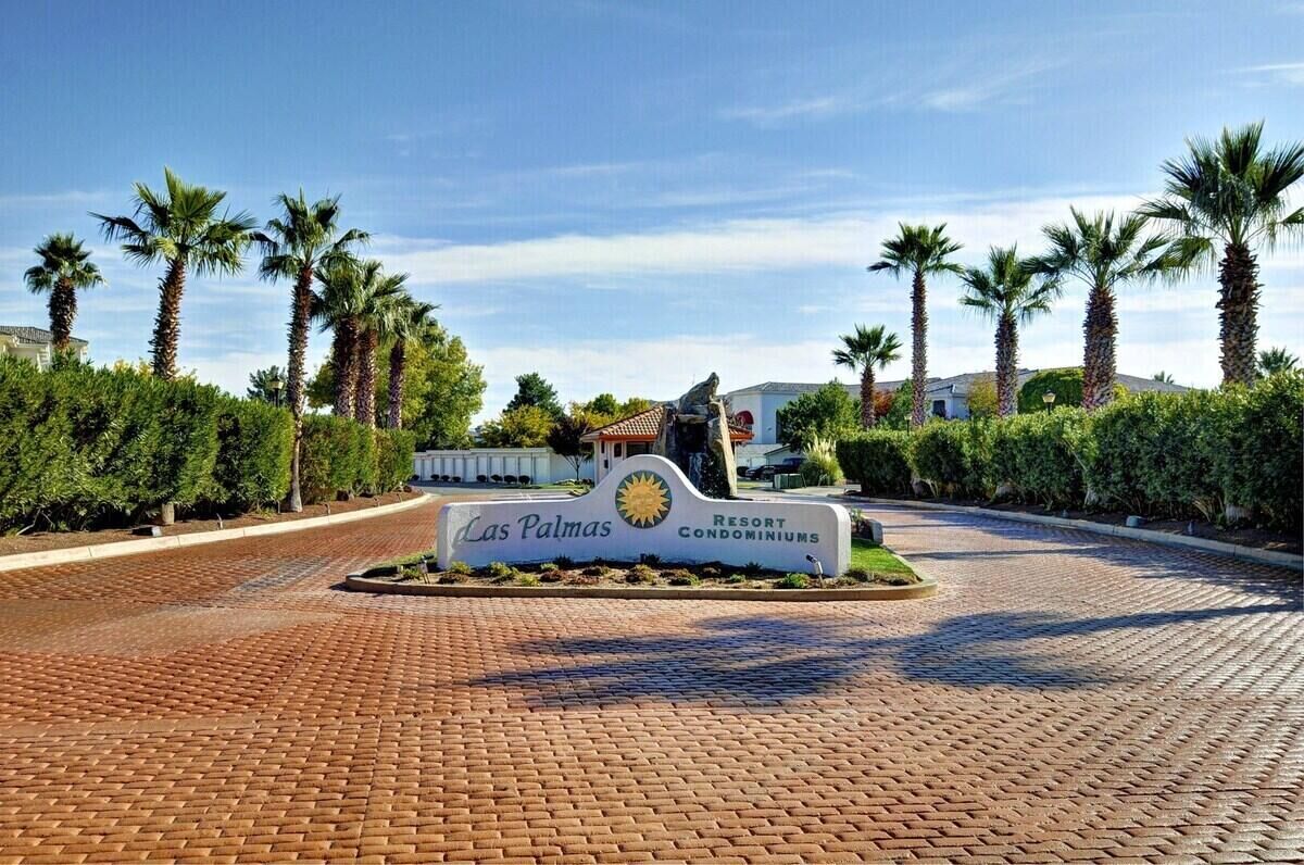 Property Photo: 1845 W Canyon View Dr Unit 1406 UT 84770