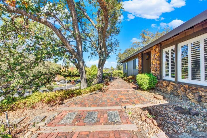Property Photo: 214 Wykoff Drive CA 95688