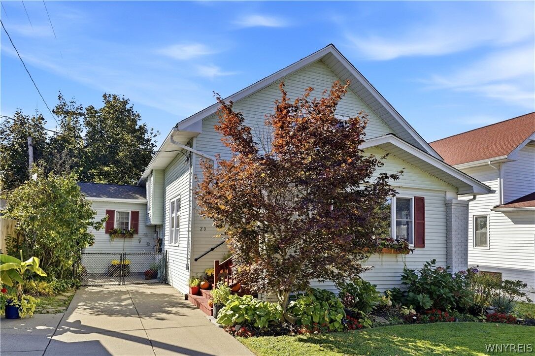 Property Photo:  20 Lyndhurst Avenue  NY 14216 