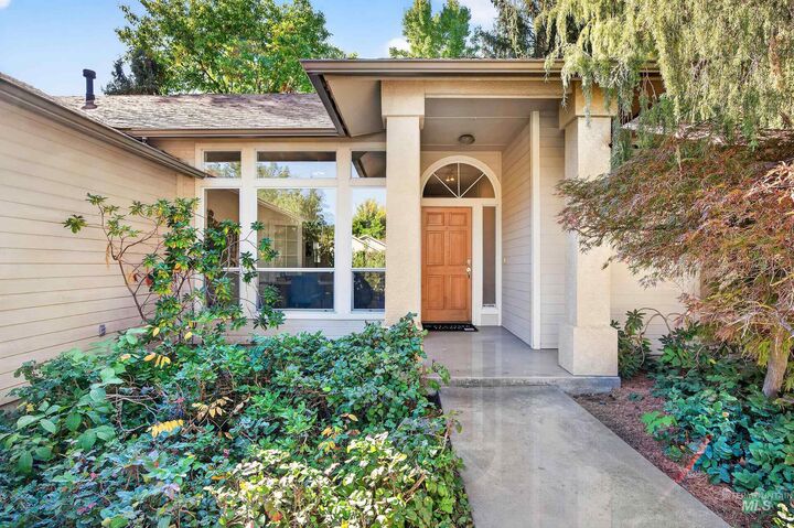 Property Photo: 6277 W Parapet Ct ID 83703